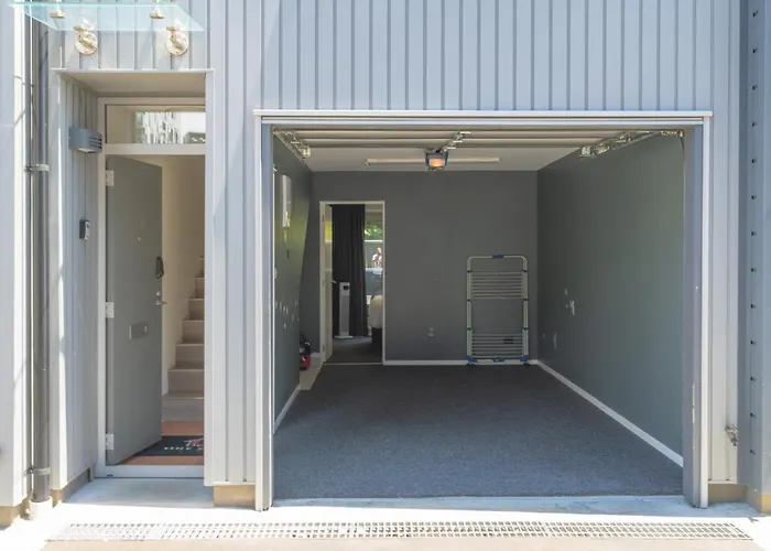 Spacious Home Near Cbd Spa Pool Parking 3Br